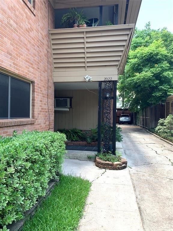 2022 Branard St unit 5, Houston, TX 77098 - photo 2