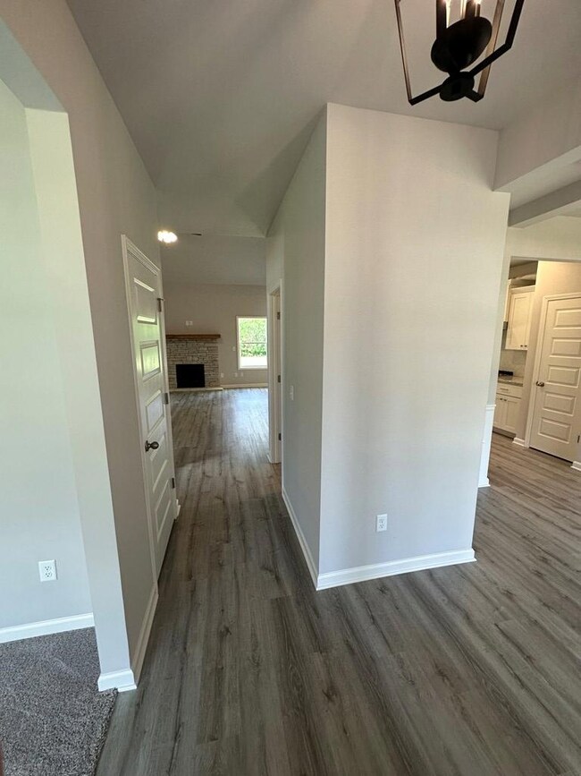 5083 Pond View Dr, Columbus, GA 31907 - photo 2