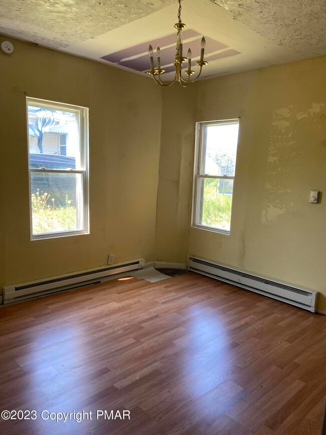 849 E Patterson St, Lansford, PA 18232 - photo 4