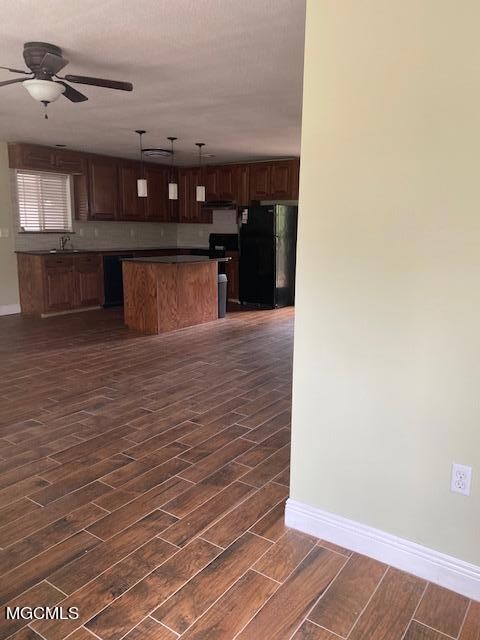 Foyer kitchen