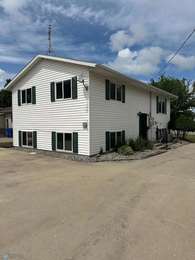 2126 5th Ave S, Fargo, ND 58103 - photo 3