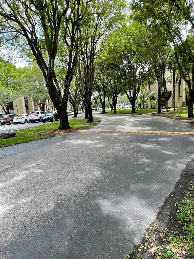 14221 N Kendall Dr unit 209C, Miami, FL 33186 - photo 2