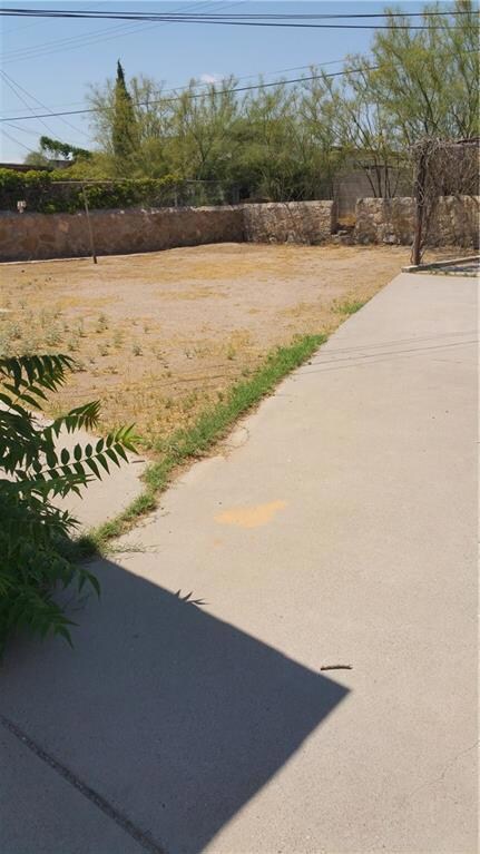 7721 Acapulco Ave, El Paso, TX 79915 - photo 5