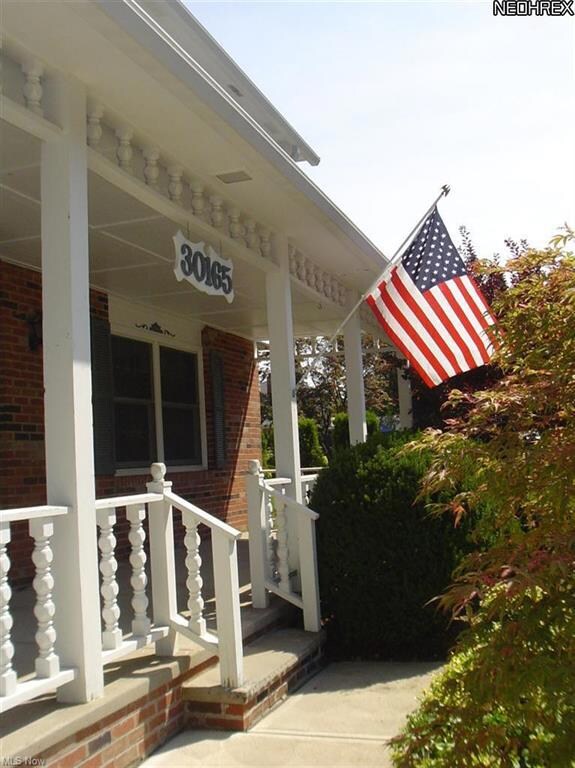 30165 Rickey Ln, Wickliffe, OH 44092 - photo 2