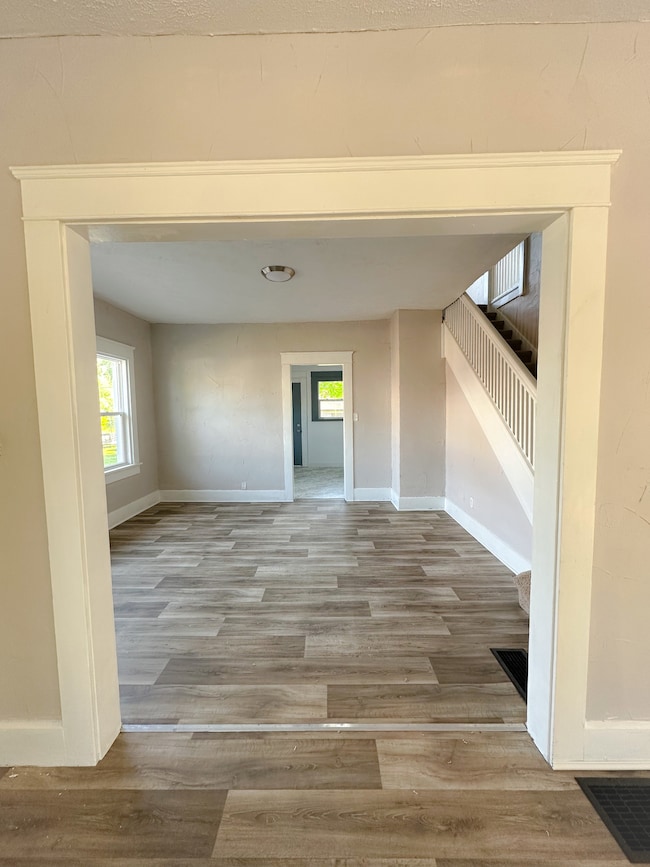 503 W 6th St, Anderson, IN 46016 - photo 6