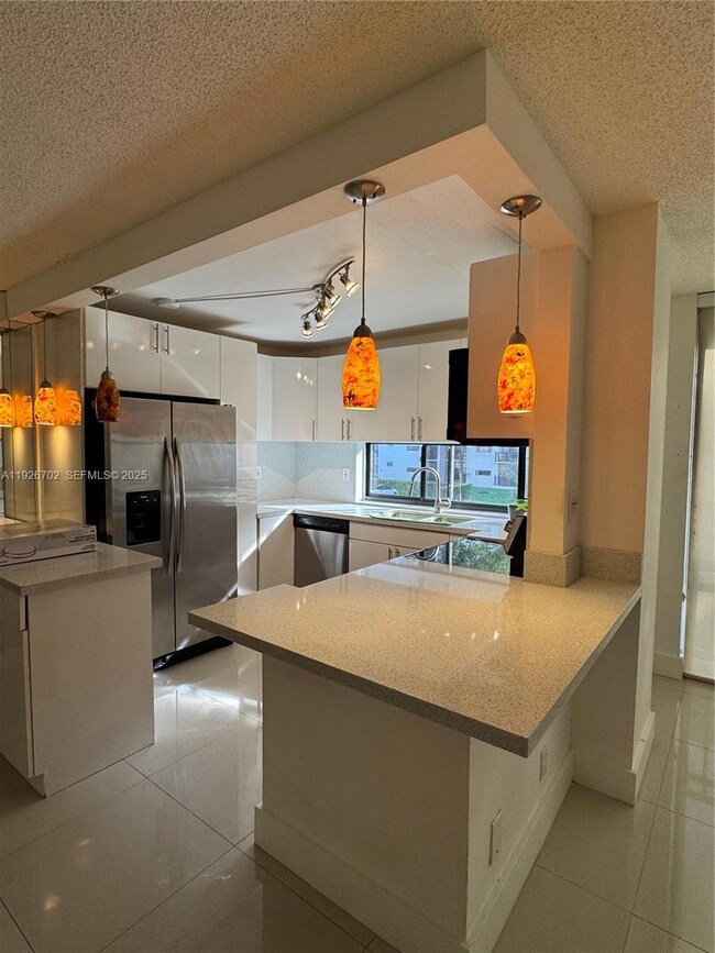 Plaza of the Americas unit 226, Sunny Isles Beach, FL 33160 - photo 3