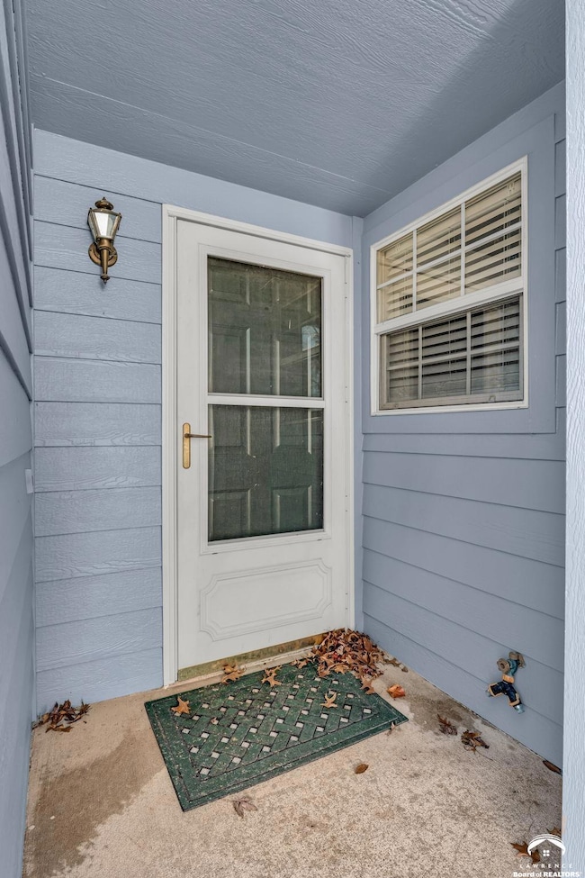 1317 Sunchase Dr, Lawrence, KS 66044 - photo 3