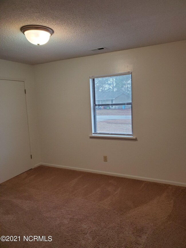 1812 Countrywood Blvd, Jacksonville, NC 28540 - photo 5