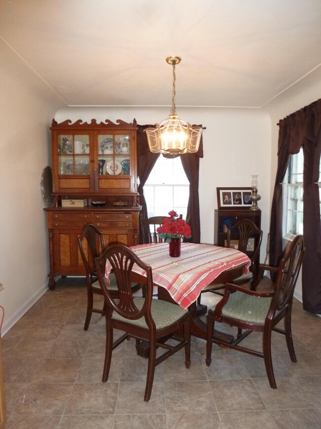 7-Dining Room