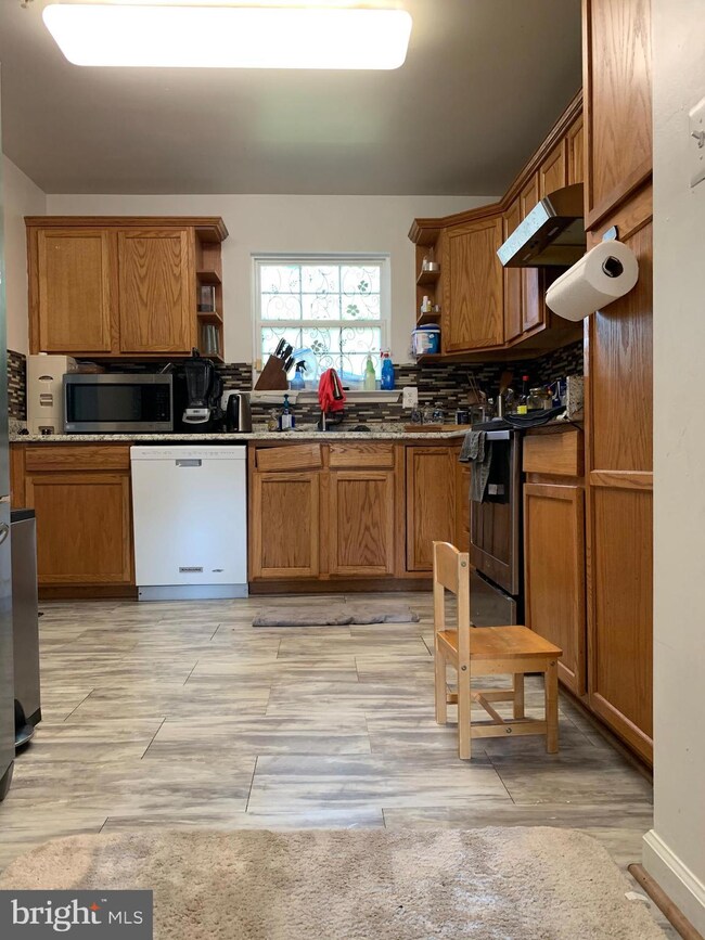 6108 Modupeola Way, Capitol Heights, MD 20743 - photo 3