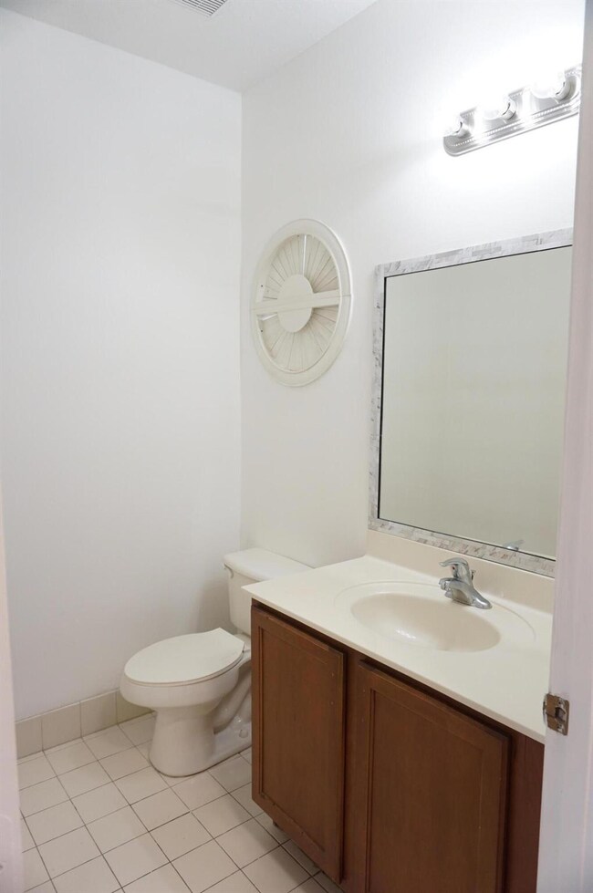 2019 Oakhurst Way, Riviera Beach, FL 33404 - photo 6