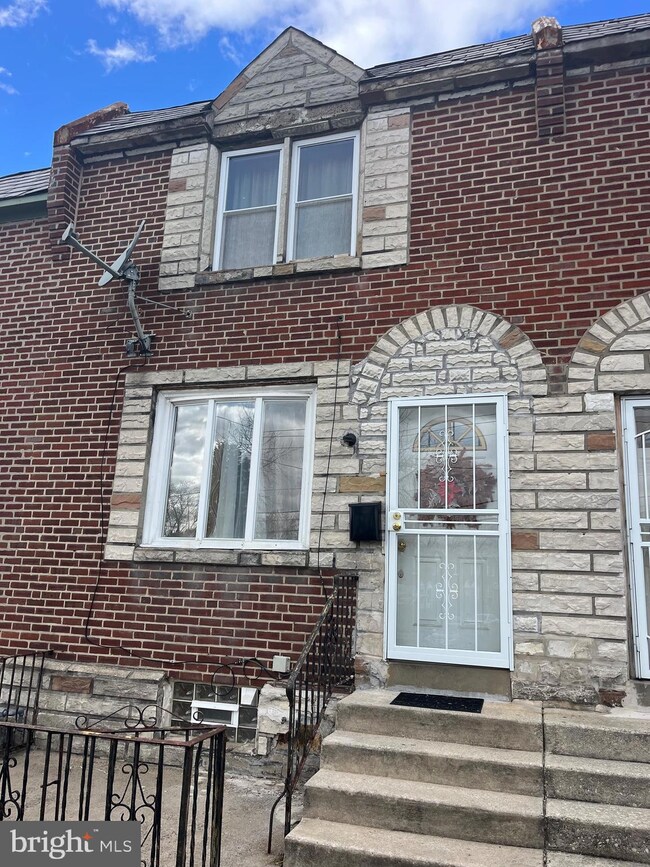 227 Golf Rd, Darby, PA 19023 - photo 2