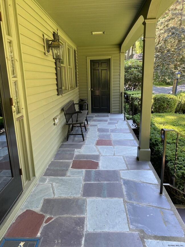 39 Folmsbee Dr, Albany, NY 12204 - photo 7