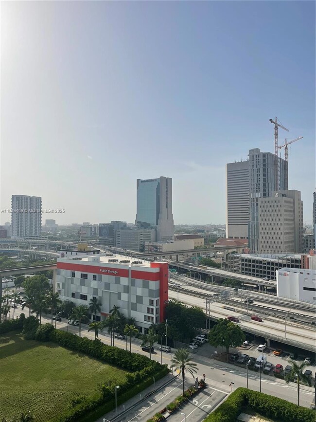 Wind by Neo unit 2509, Miami, FL 33130 - photo 3