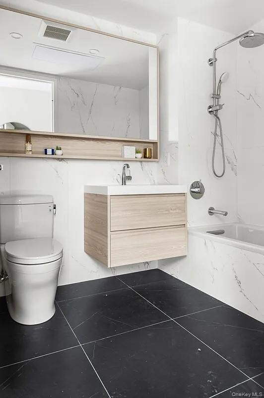 40-22 61st St unit 2F, Flushing, NY 11377 - photo 3