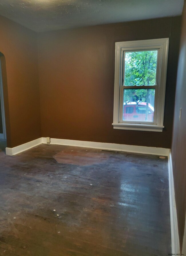 91 Park St, Gloversville, NY 12078 - photo 4