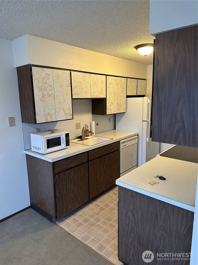 Unit 203 when it was vacant. Sorry about the quality