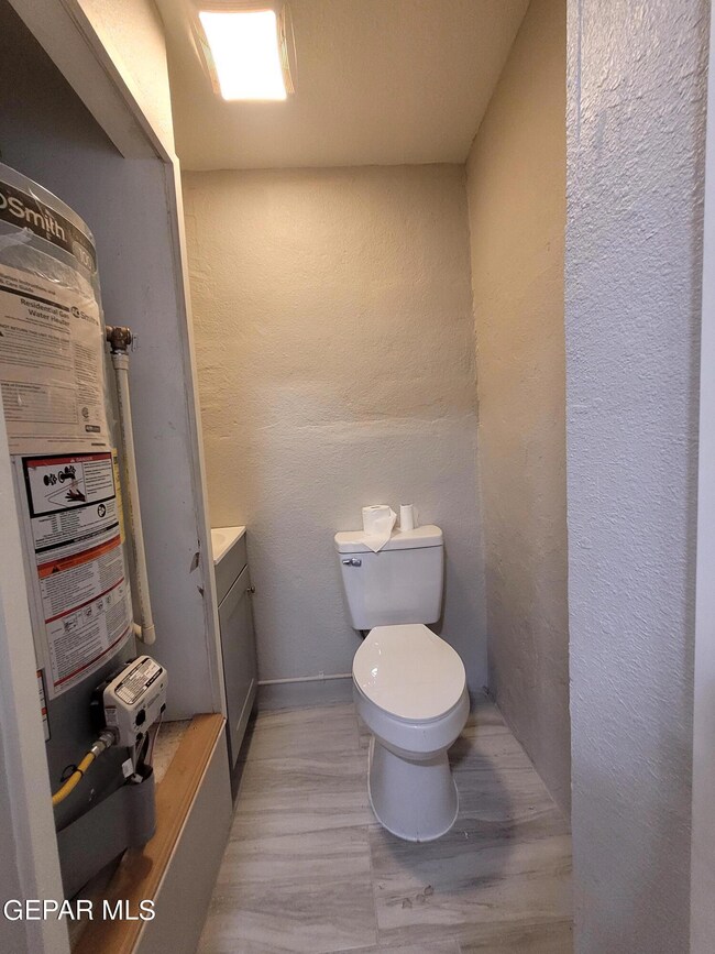 3100 Lebanon Rear Ave unit Rear, El Paso, TX 79930 - photo 6