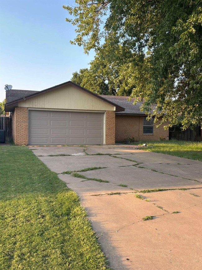 5510 Cedar Ridge Dr, Enid, OK 73703 - photo 3