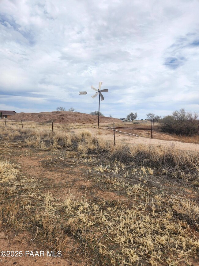 0 N Champagne Ln unit PAR1072451, Paulden, AZ 86334 - photo 2