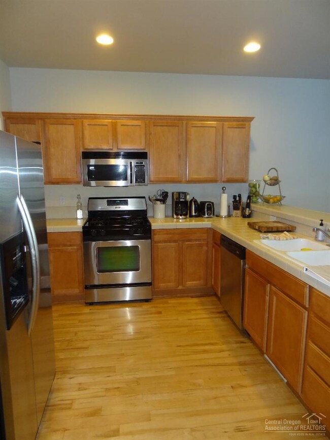 19450 Hollygrape St, Bend, OR 97702 - photo 5