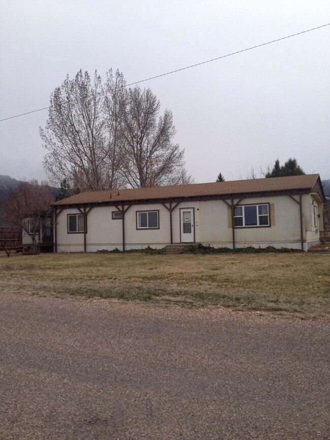 590 N 200 E, Parowan, UT 84761 - photo 2