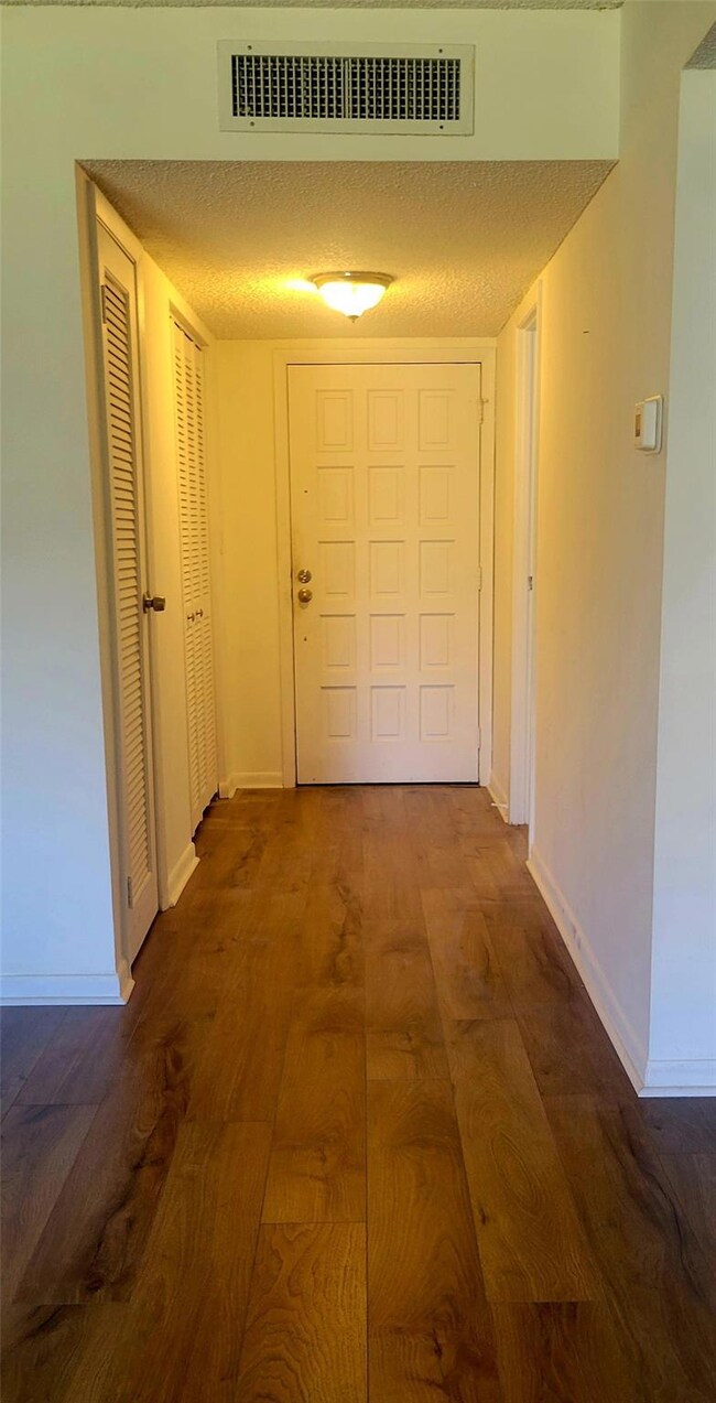 6260 S Falls Circle Dr unit 2065, Lauderhill, FL 33319 - photo 4