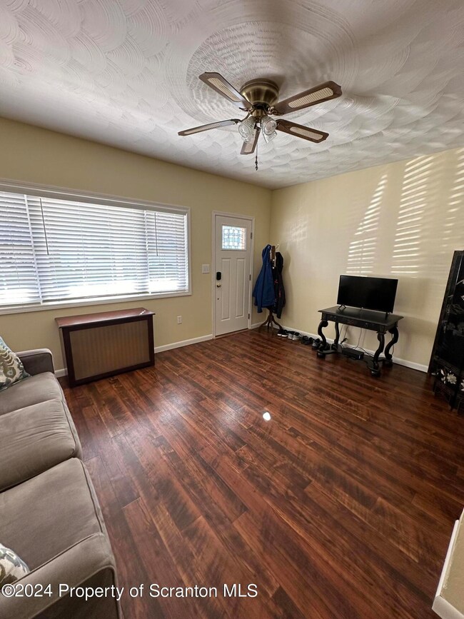 1151 Olga St, Scranton, PA 18519 - photo 5