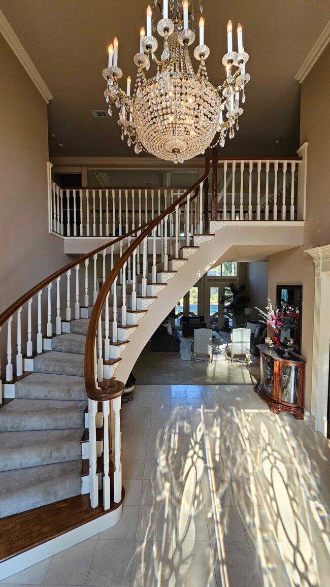 Antique chandelier to add elegance and glamour for