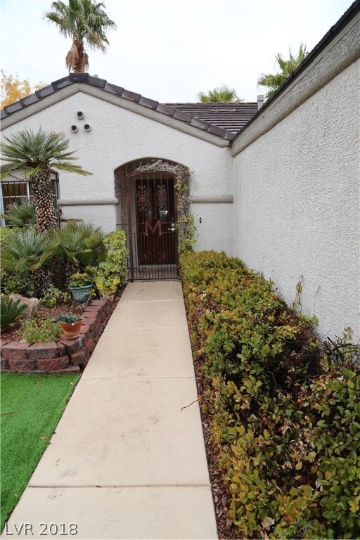 2700 Prism Cavern Ct, Henderson, NV 89052 - photo 2