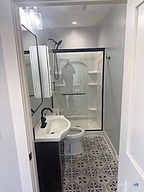 18 Harding Place unit 2nd Floor Back, Danbury, CT 06810 - photo 7