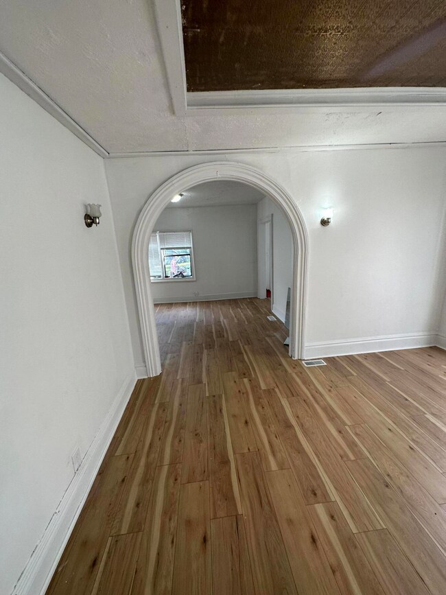 736 Broadway St, Niles, MI 49120 - photo 6