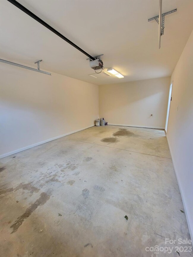 77 Rotunda Cir, Asheville, NC 28806 - photo 4