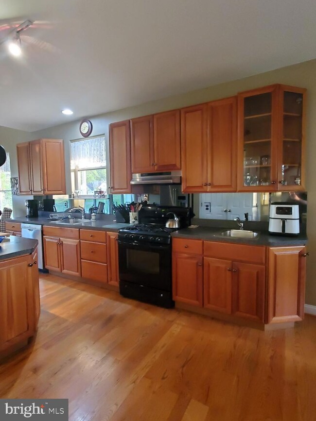 779 Minsi Trail, Perkasie, PA 18944 - photo 5