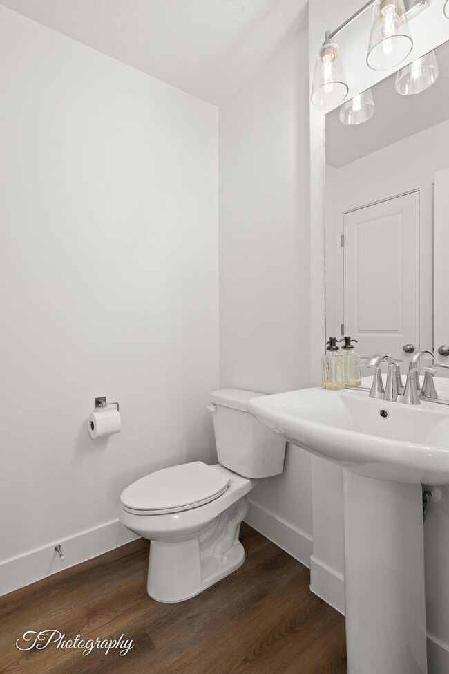 4.5web-or-mls-535 N 2530 N, unit #11-8