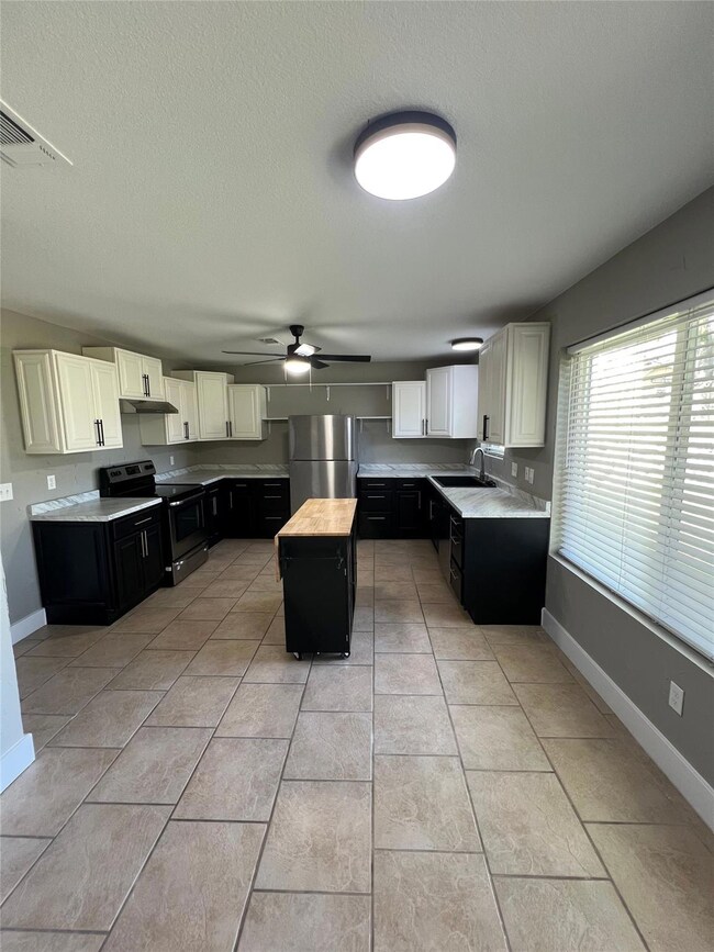 1428 W Ball St, Weatherford, TX 76086 - photo 5