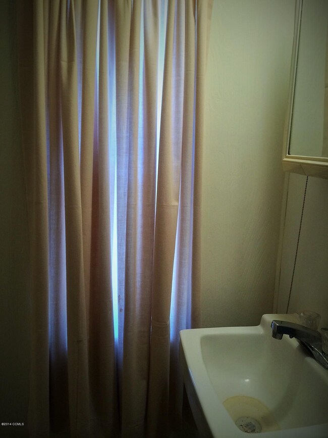 1530 Salter Path Rd unit 53 Tradewinds MHP, Atlantic Beach, NC 28512 - photo 6