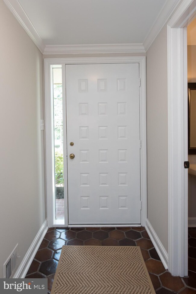 27 Oak Knoll Dr, Berwyn, PA 19312 - photo 4