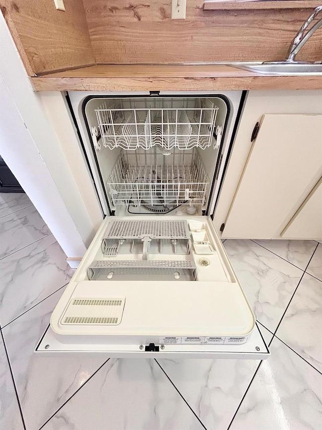 4700 Lucerne Lakes Blvd W unit 407, Lake Worth, FL 33467 - photo 5