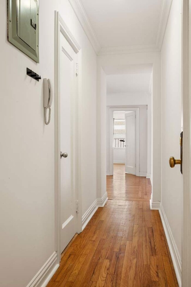 The Manor unit 910, New York, NY 10017 - photo 6