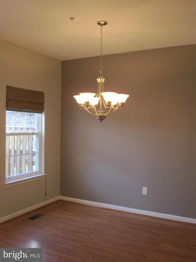 2526 Running Wolf Trail, Odenton, MD 21113 - photo 7