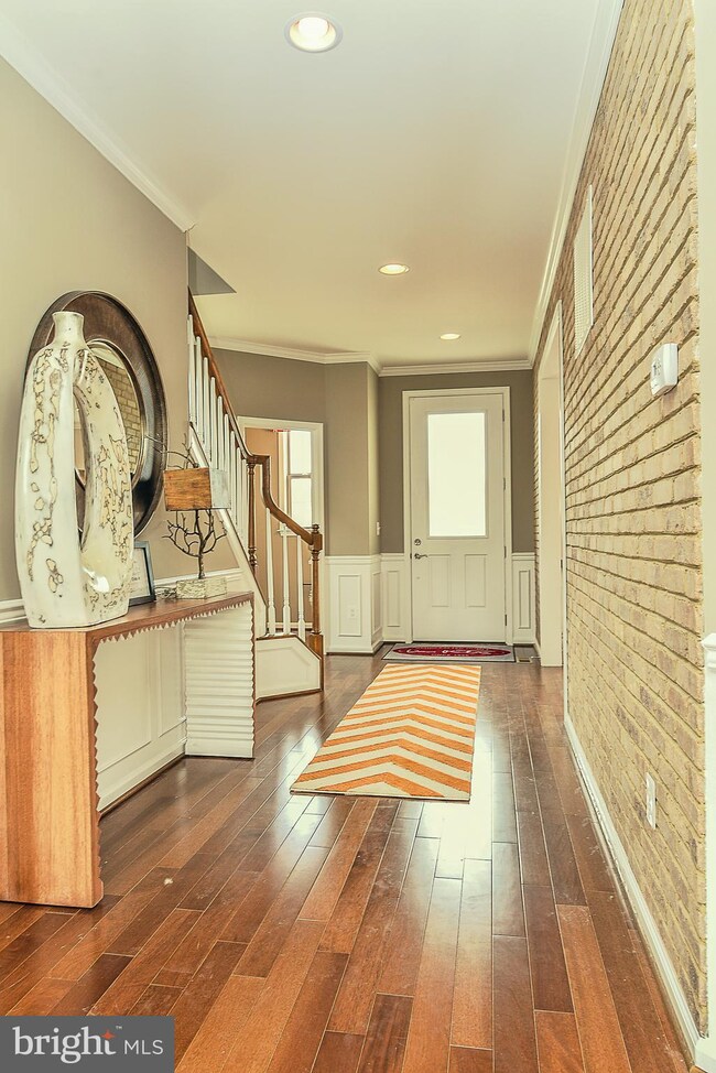 42518 Oxford Forest Cir, Chantilly, VA 20152 - photo 3