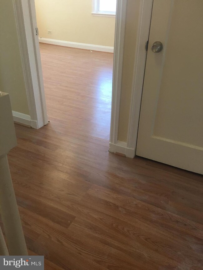 4014 Clarks Ln, Baltimore, MD 21215 - photo 4