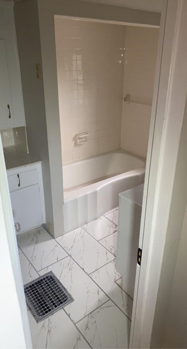 5826 W Fork Rd, Cincinnati, OH 45247 - photo 6