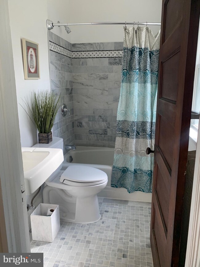 103 E Maple Rd, Linthicum Heights, MD 21090 - photo 2