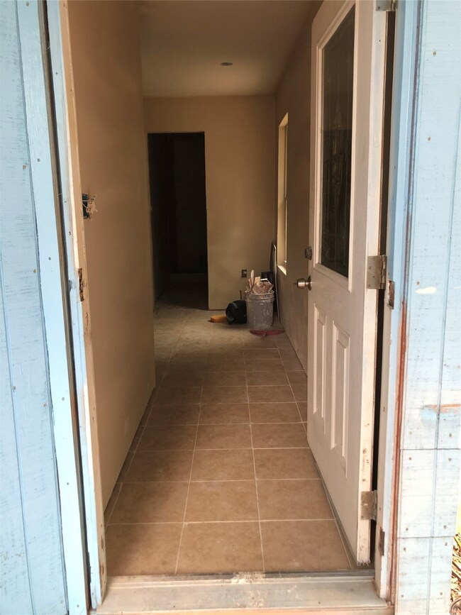 9714 Kathi Ann Ln, Houston, TX 77038 - photo 4