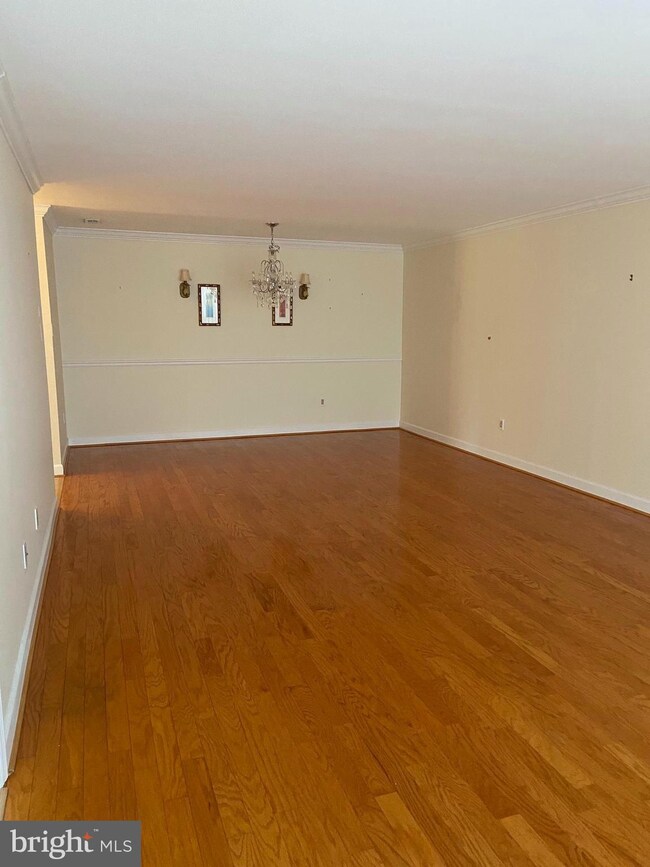 Treebrooke unit 104, Oakton, VA 22124 - photo 7