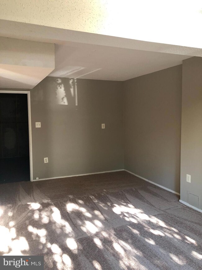 15264 Lodge Terrace, Woodbridge, VA 22191 - photo 4