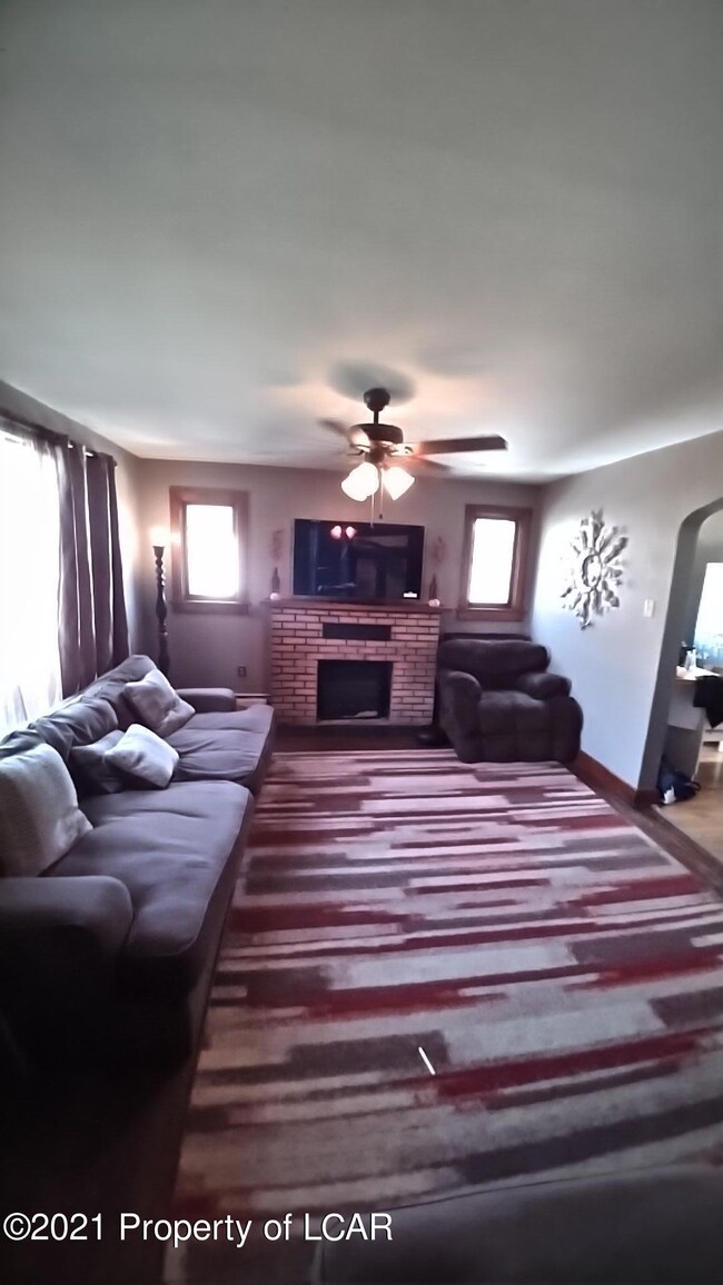 196 W Butler Dr, Drums, PA 18222 - photo 7