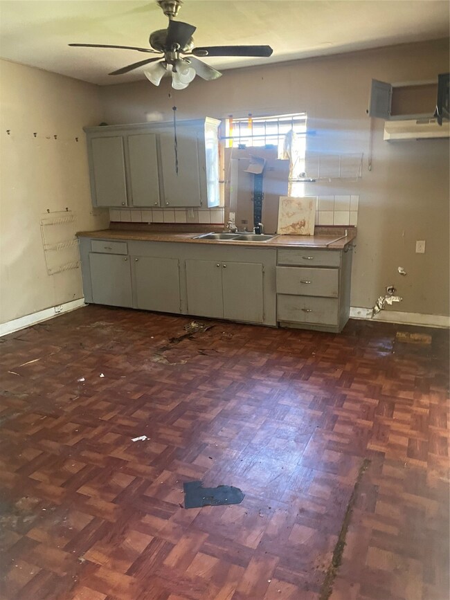 7303 Shotwell St, Houston, TX 77028 - photo 5